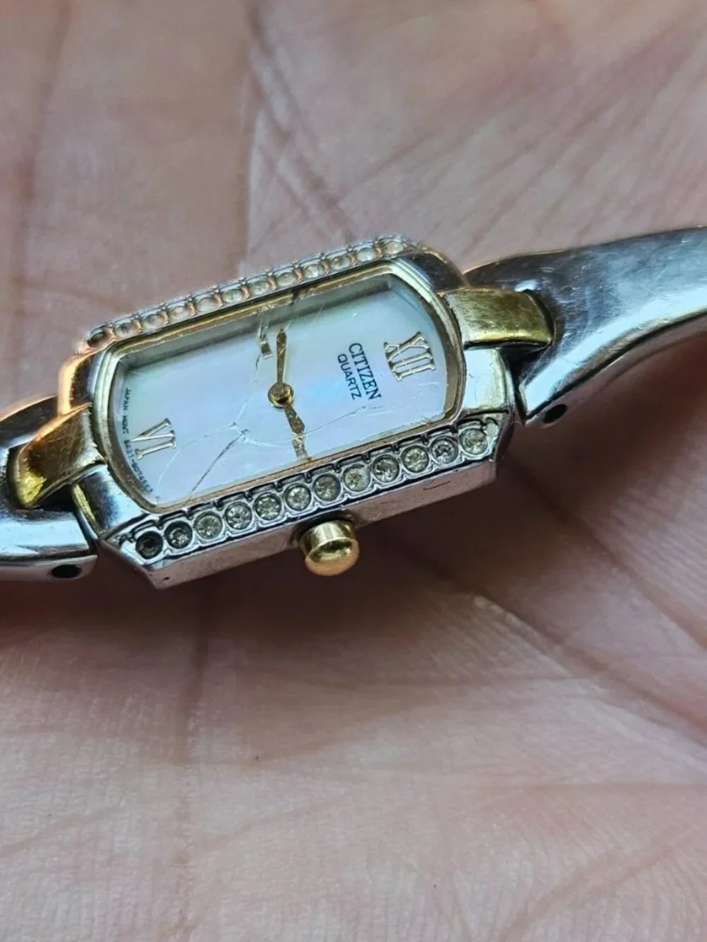 Citizen Women Wristwtch Gold/Silver Dual Tone Quartz Analog Watch Read desc